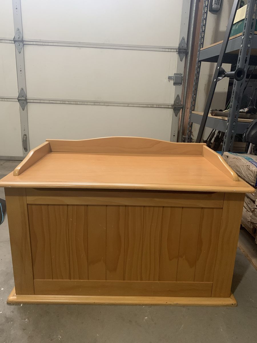 Toy/storage box