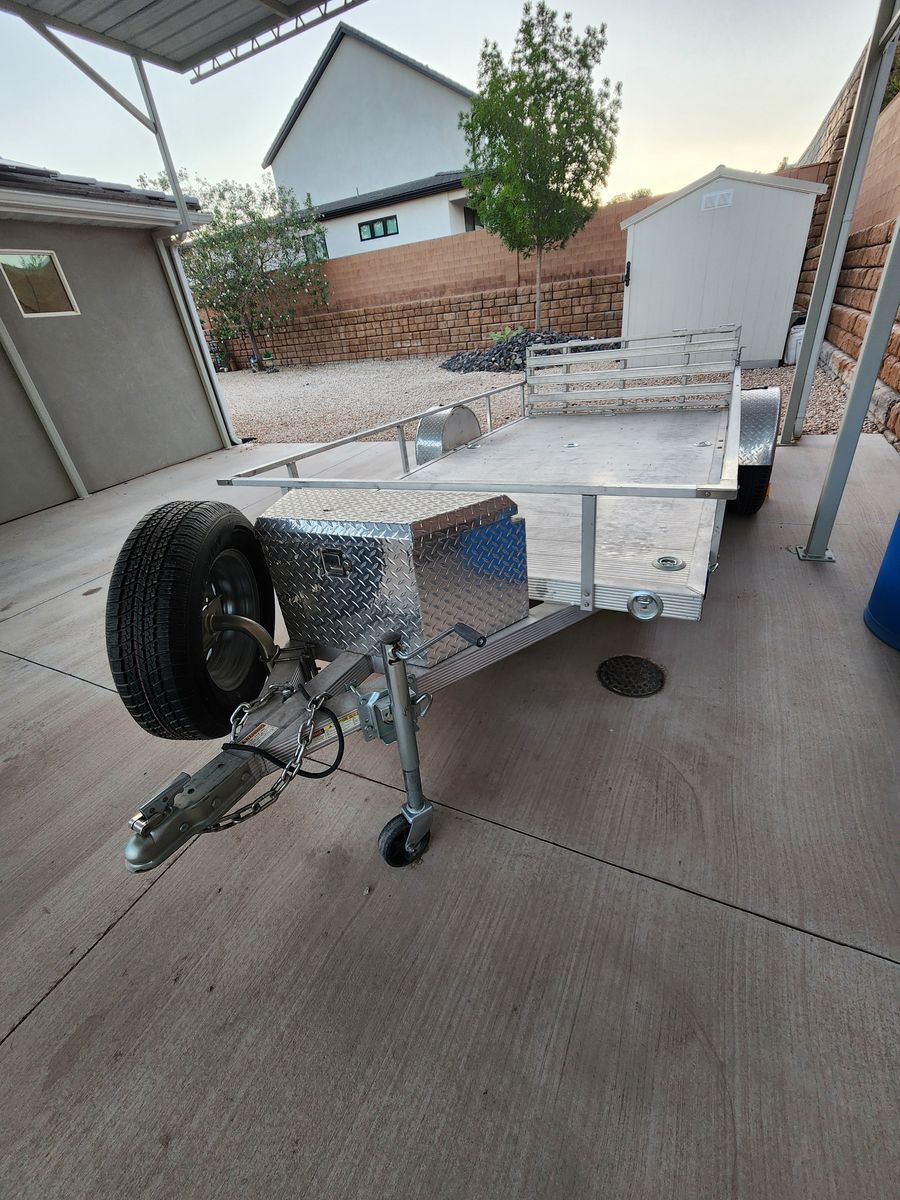 Primo aluminum trailer