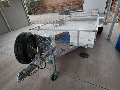 Primo aluminum trailer