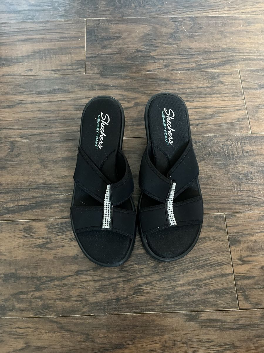 Sketchers sandals