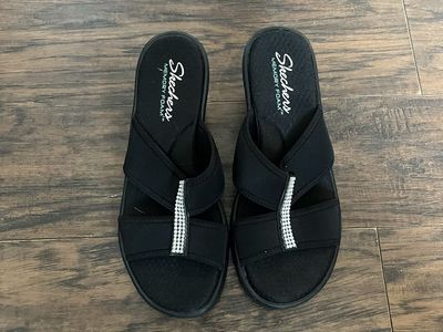 Sketchers sandals