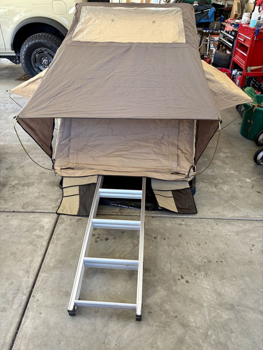 CVT Pioneer Mt. Bachelor 48” rooftop tent w/Billie bar setup OBO