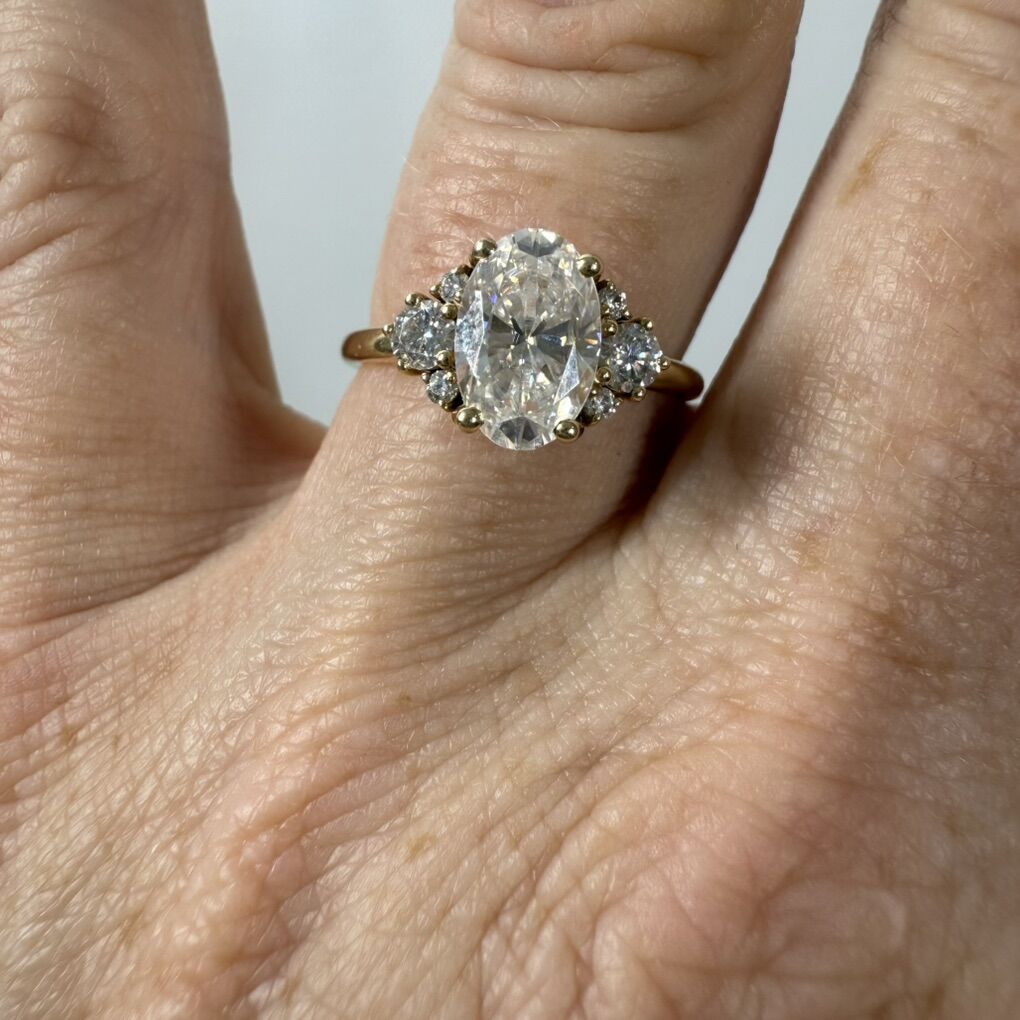 1.5CT Oval Moissanite Engagement Ring