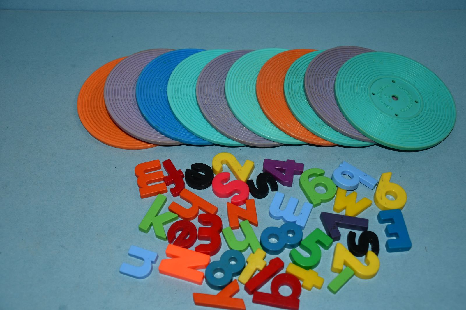 VINTAGE FISHER PRICE REPLACEMENT RECORDS +MAGNETIC LETTERS & NUMBER ~ CLEAN!S