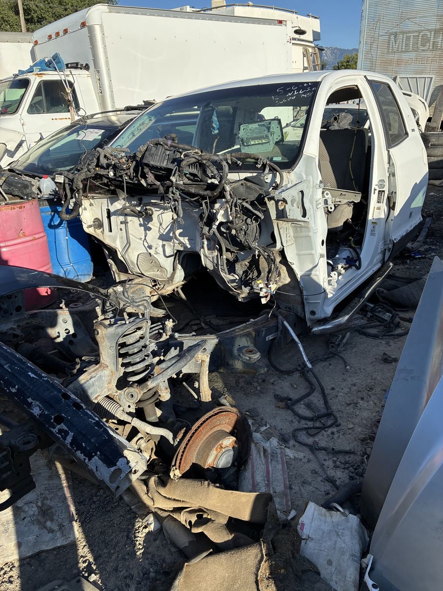 07 Toyota Tundra Parts make offers!!!