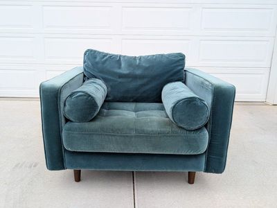 MCM Premium Velvet Lounge Chair - Article
