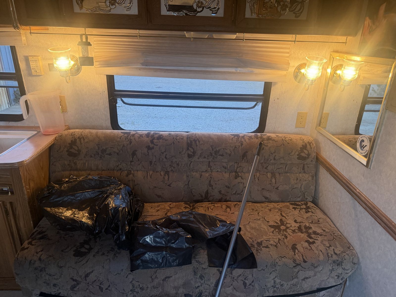 Main image 6