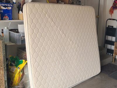 Clean Queen Mattress Topper