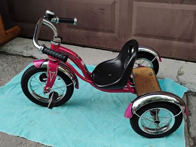 Schwinn Roadster Tricycle Retro -Style Hot Pink