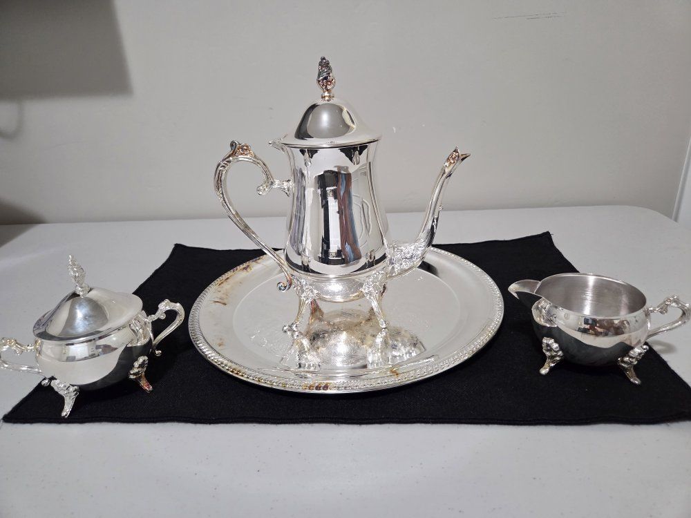WM. Rogers & Son Vintage Silverplated 4-Piece Coffee Service Set with Tray