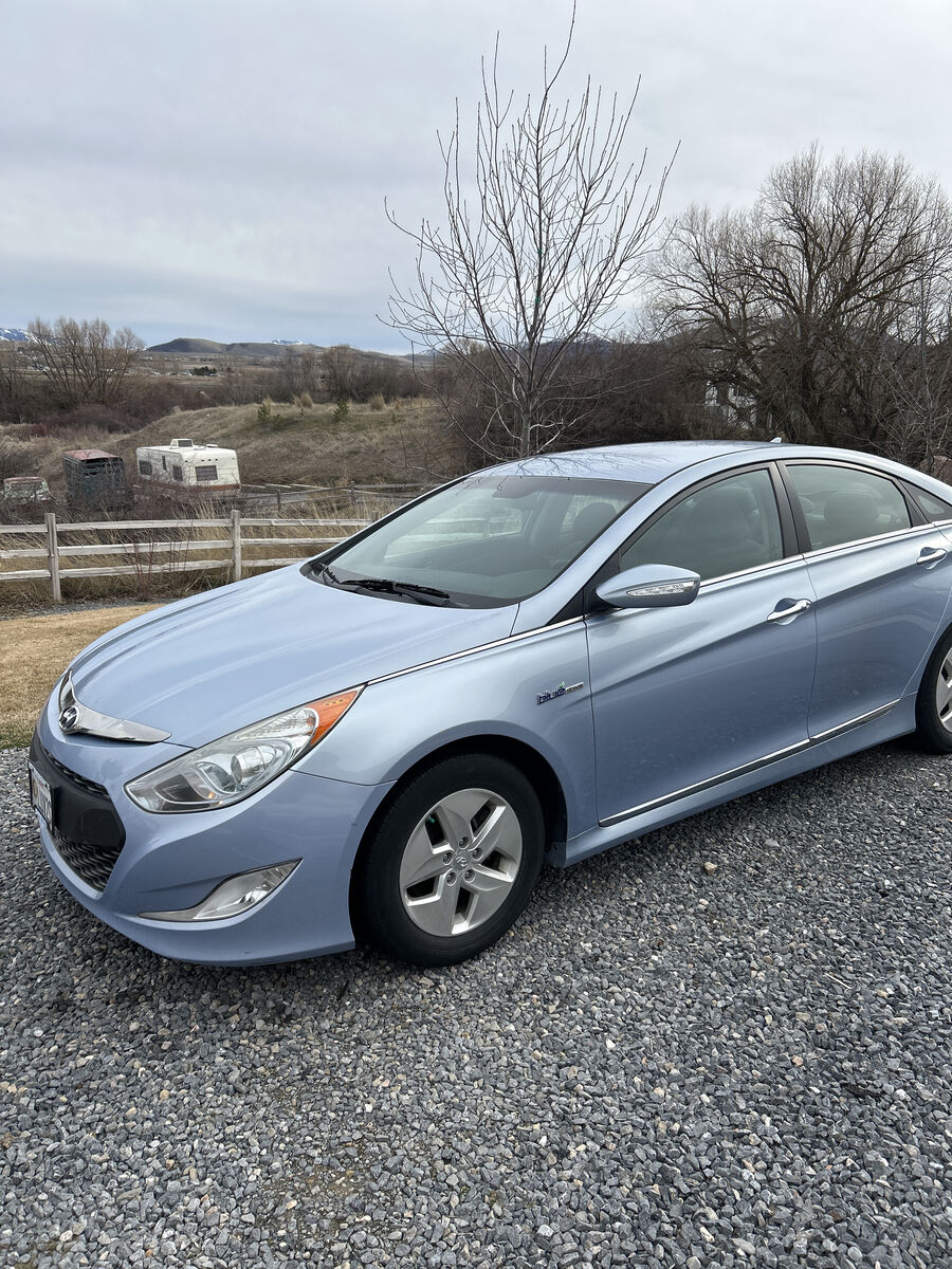 2011 HYUNDAI SONATA