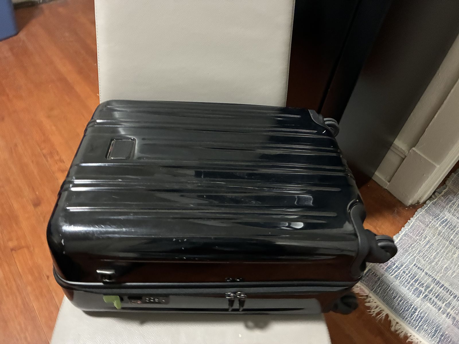 TUMI luggage/carryone