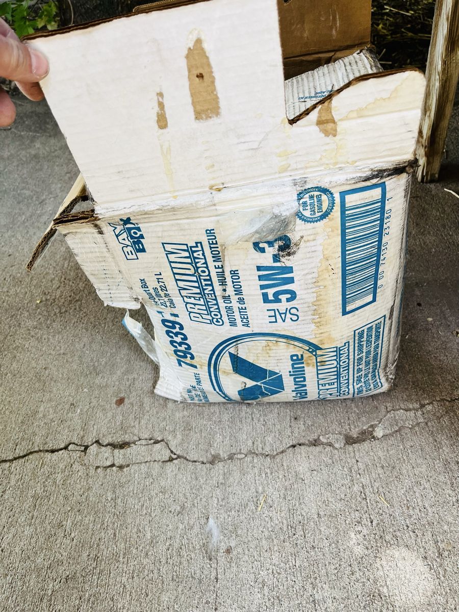 5w30 box of new oil 24 quarts
