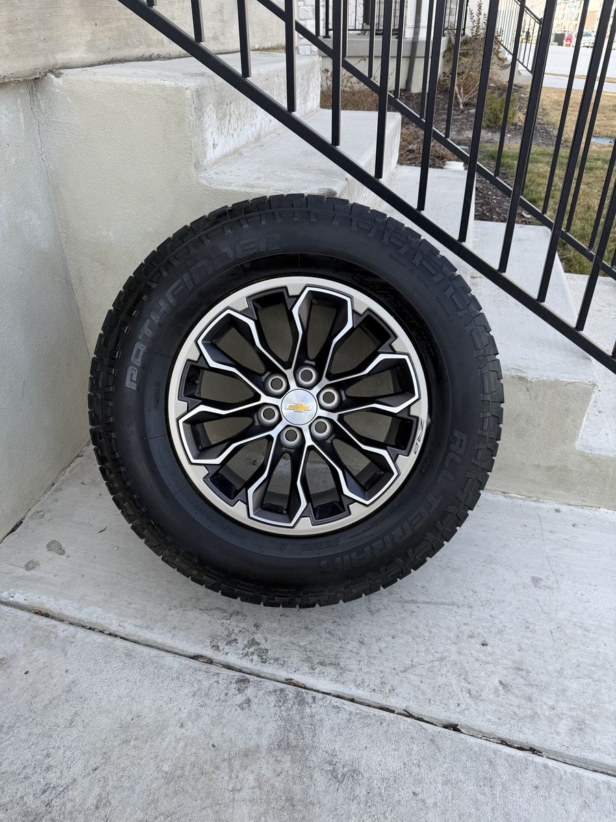 Chevy Colorado ZR2 Rims and Tires 265/70R17