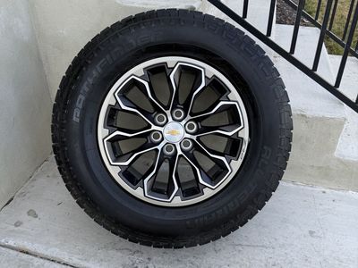 Chevy Colorado ZR2 Rims and Tires 265/70R17