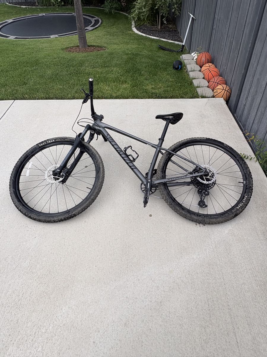 2023 Specialized Chizel Medium Hardtail