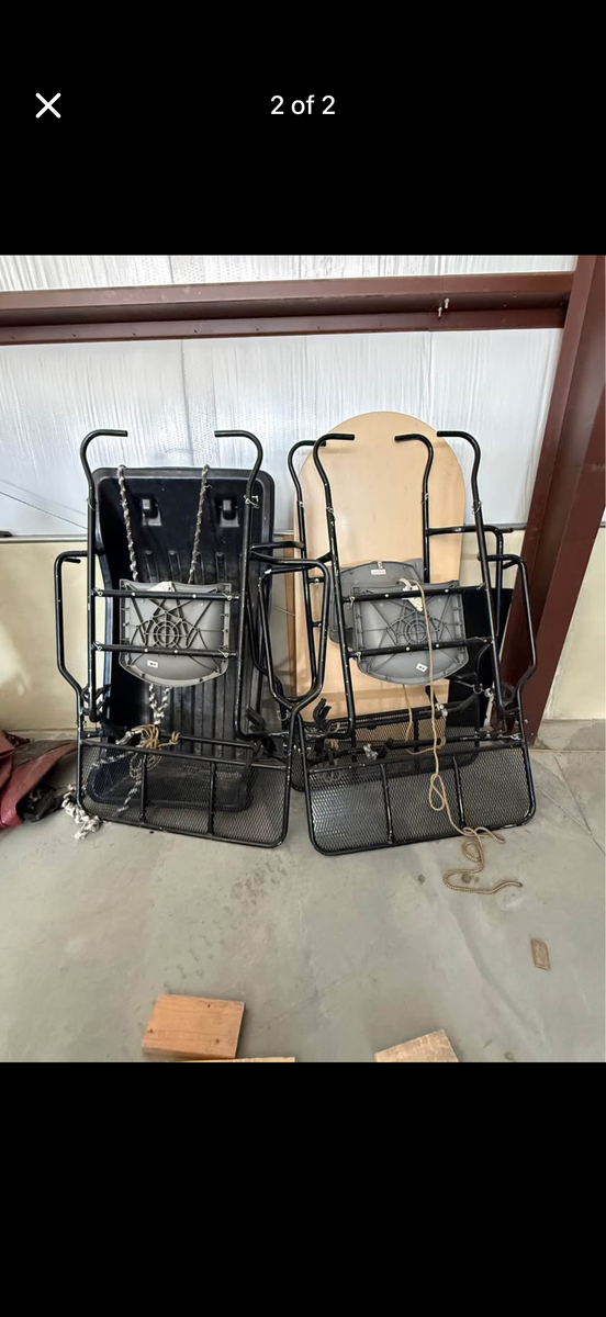 1 complete 10 ft pontoon, 2 complete pontoon frames with ores.