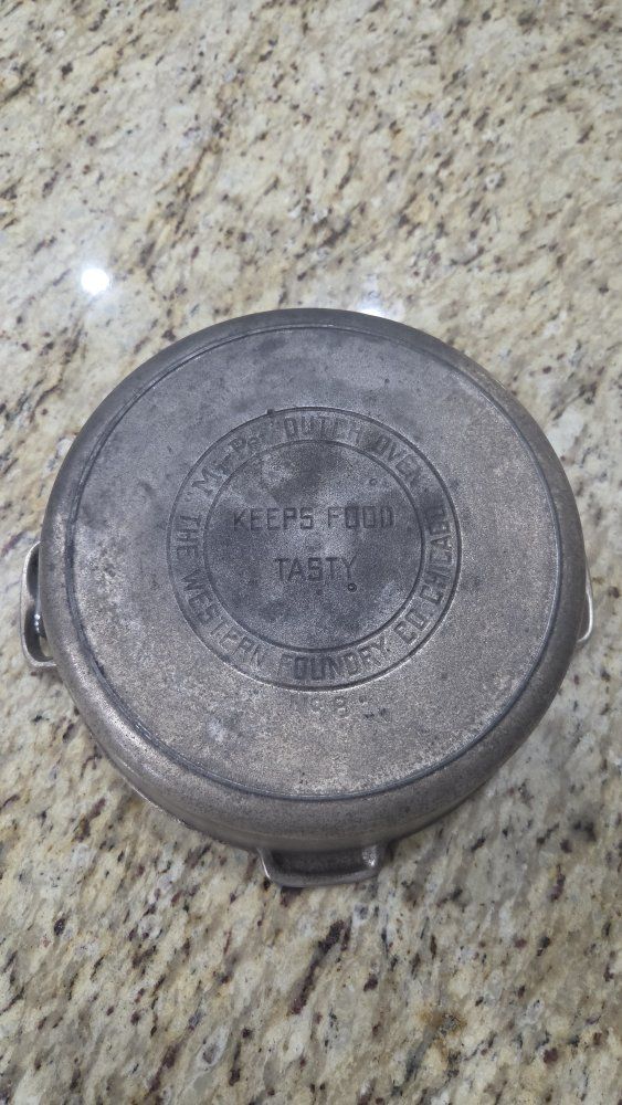 Vintage Mi-Pet #8 Cast Iron Dutch Oven