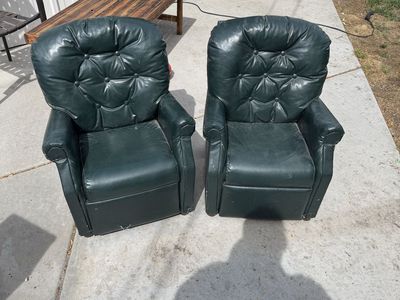 Small kids chairs