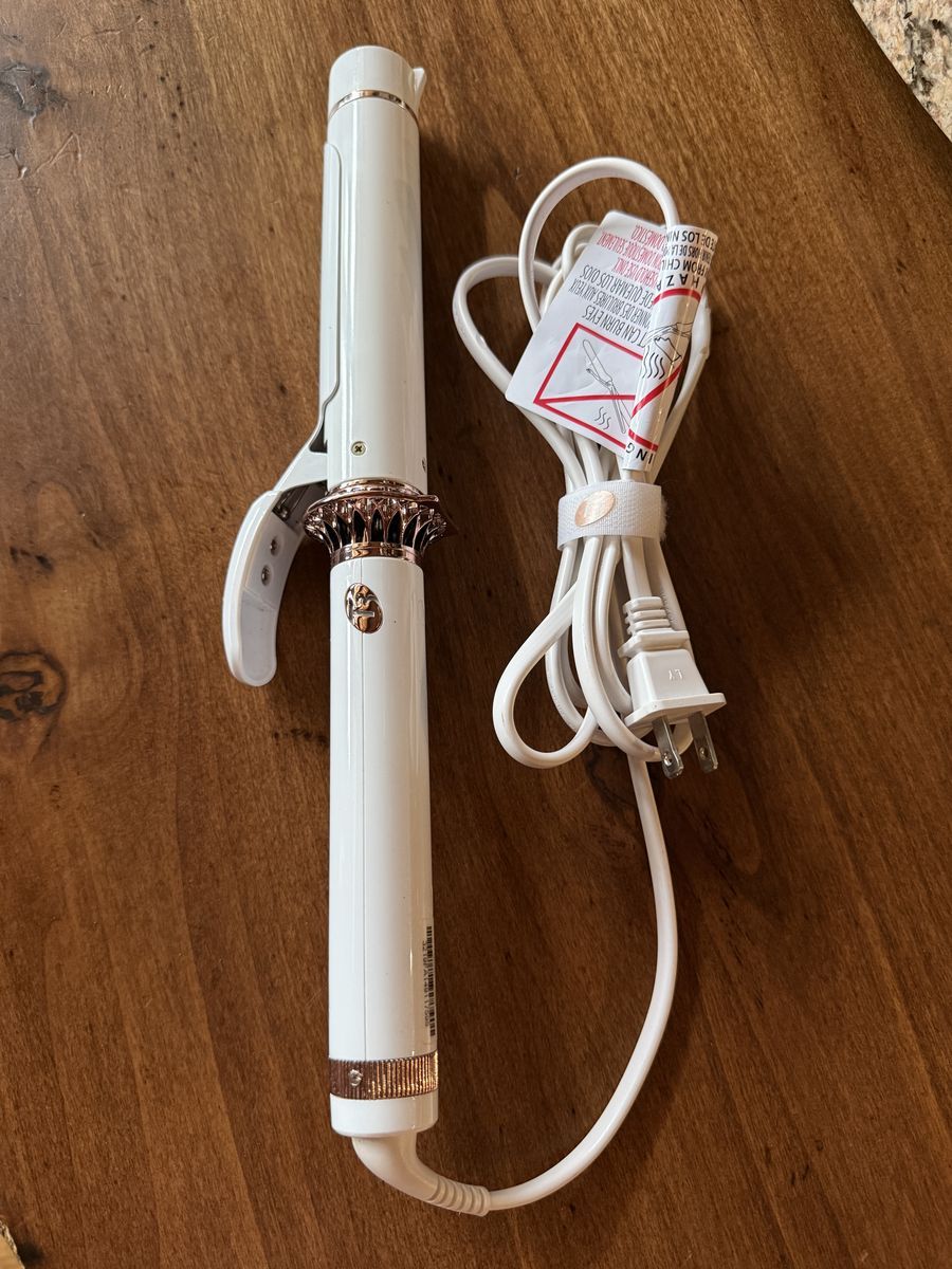 T3 BodyWaver 1.75 Professional Ceramic Styling Iron for Waves and Volume