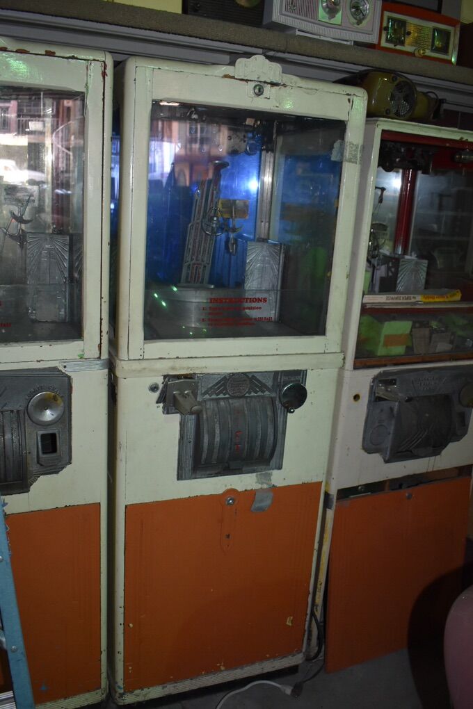 Mutoscope Traveling Electric Crane Game Antique