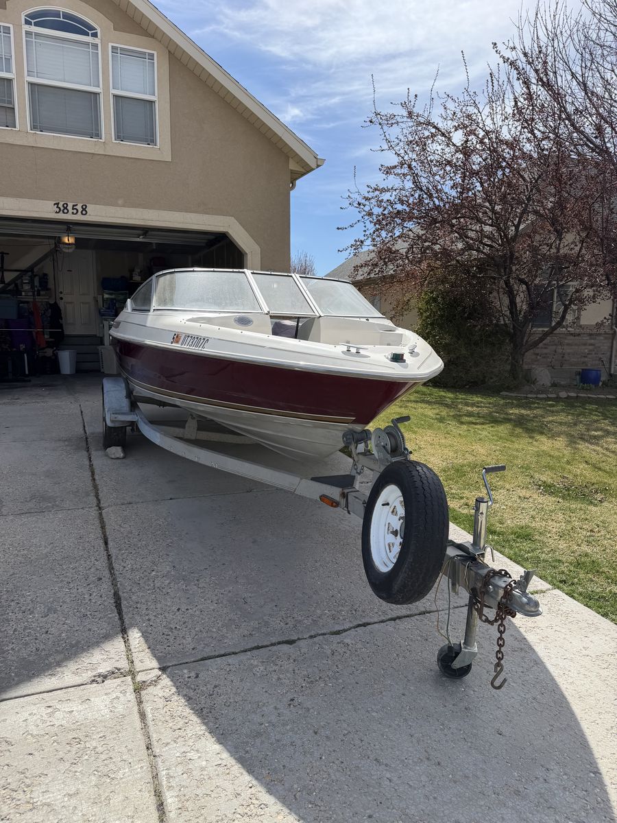 1995 Maxum 17" 1983 140 Hp Outboard