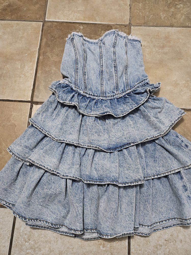 Cute Brand New Denim Dress From Forever 21!!