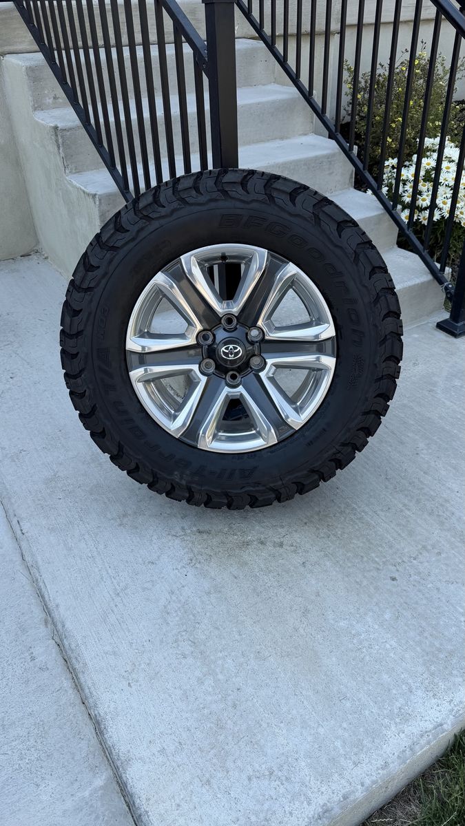 Toyota Tacoma 4runner Rims and Tires 275/65R18 Bfgoodrich Ko3 Load E almost new