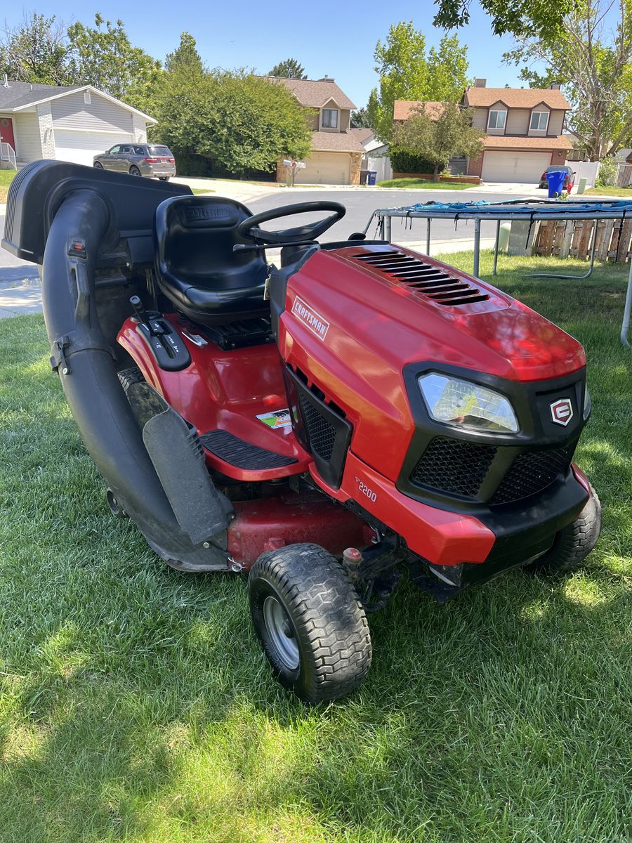 Craftsman Riding Lawnmower