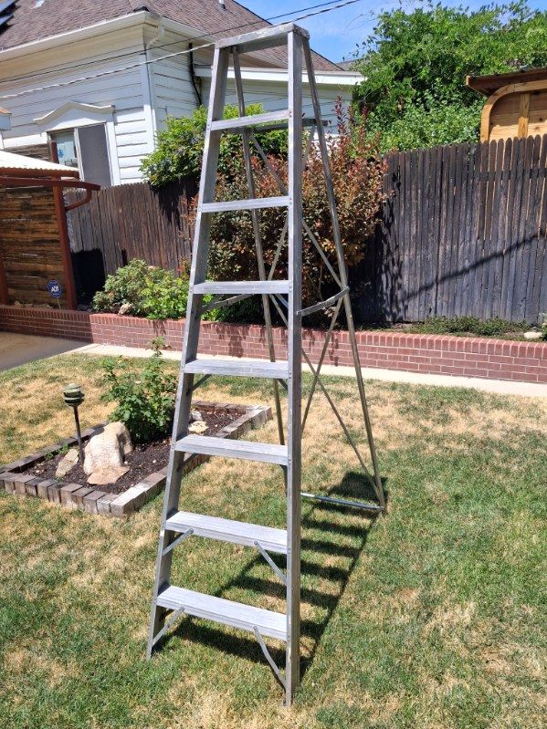 Aluminum 8ft Ladder