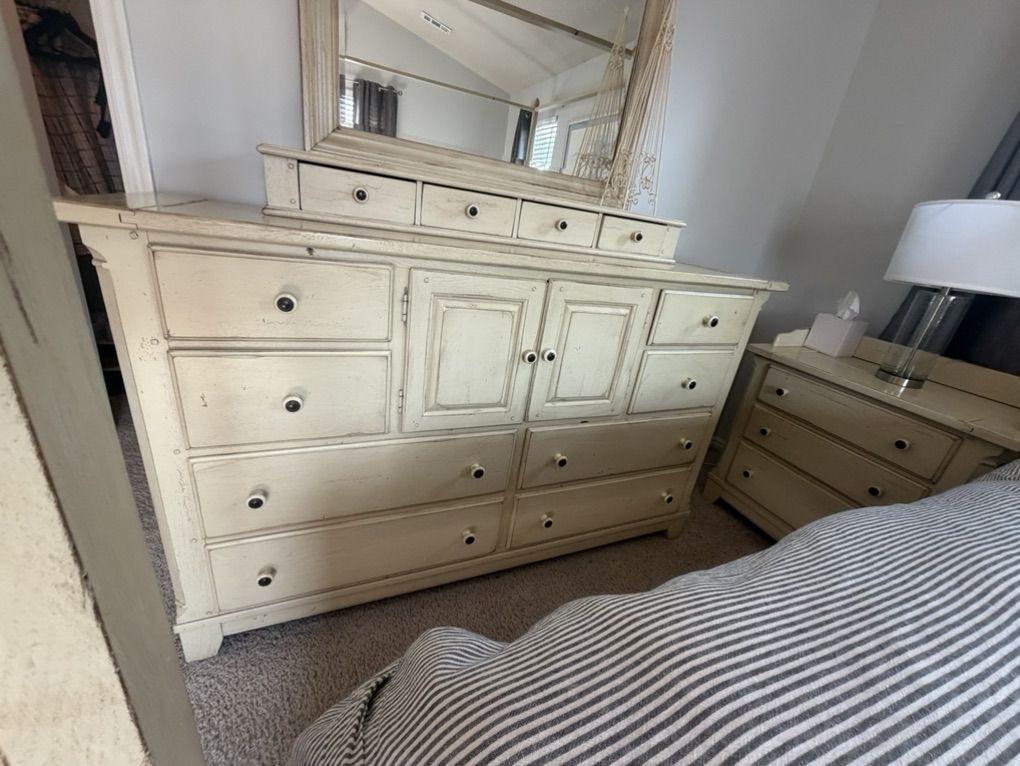 Main image 3