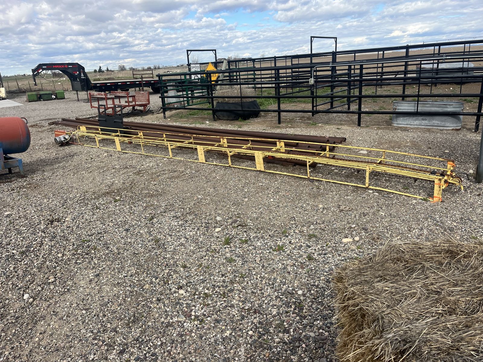 New Holland Hay Elavater