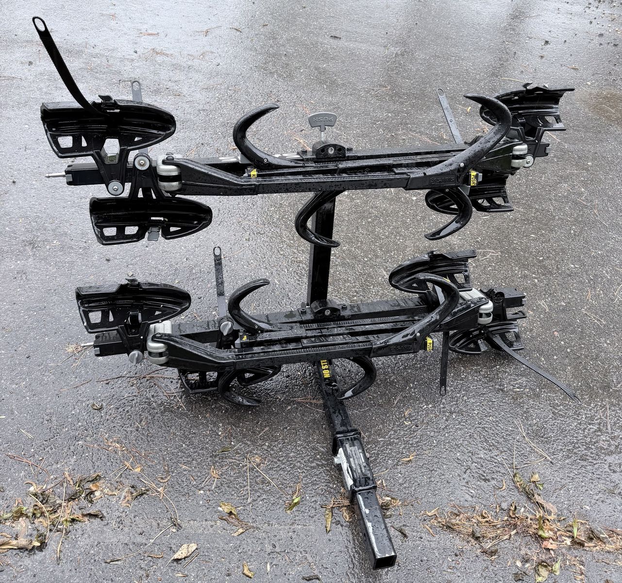 SARIS SUPERCLAMP 4-BIKE HITCH RACK