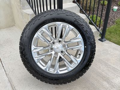 Chevy Silverado 1500 Tahoe Rims-Tires 265/60R20