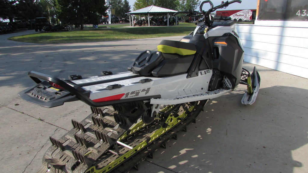 2025 Ski-Doo Summit® Adrenaline® with Edge Package 850 E-TEC 154 SS H_Alt Powder 3.0_Gre