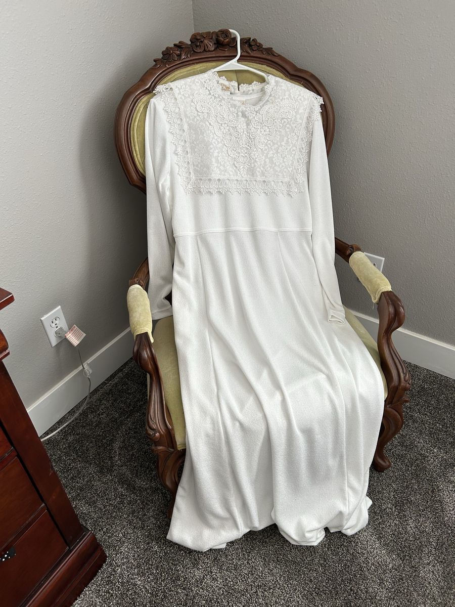 Temple White Elegance White Lace Modest Long Sleeve Knit Dress - Size Large