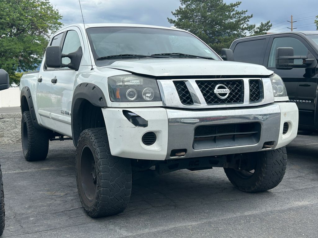 2013 Nissan Titan SV