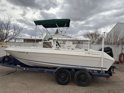 20' Campion 582 Center Console