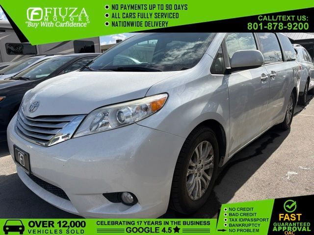 2015 Toyota Sienna XLE 8-Passenger