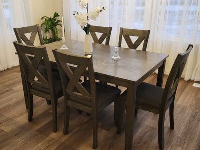 Ashley Dinning Table New Condition