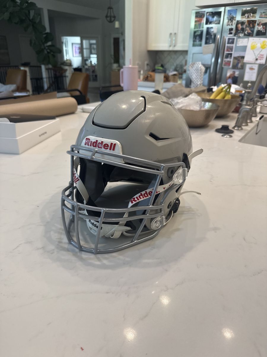Riddell SpeedFlex Youth Football Helmet Gray with Facemask - Used
