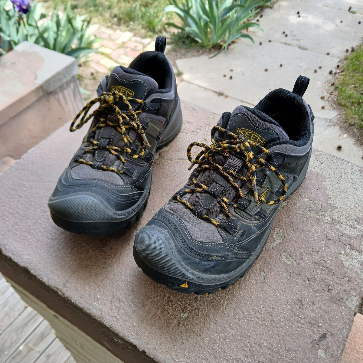 Mens 8 Keens