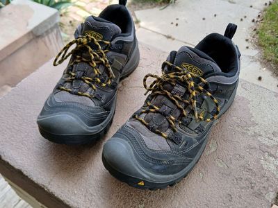 Mens 8 Keens