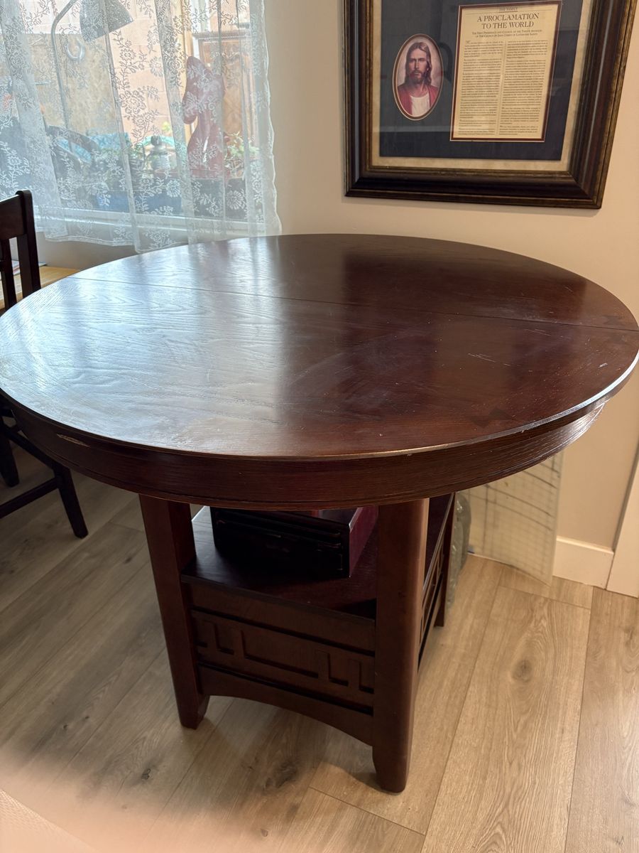 Dining Table and chairs 