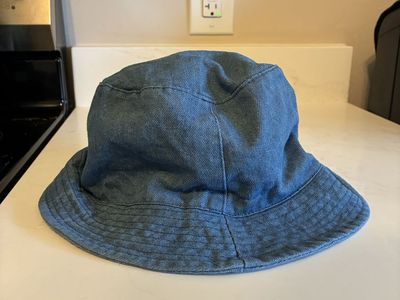 Blue bucket hat 5 $ never worn