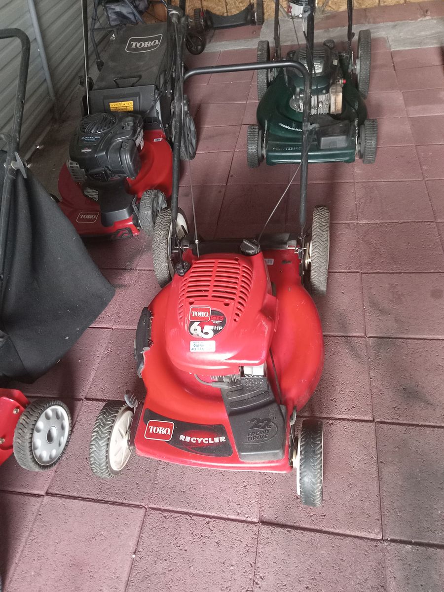 Toro and  craftsman 22in self propelled mower 