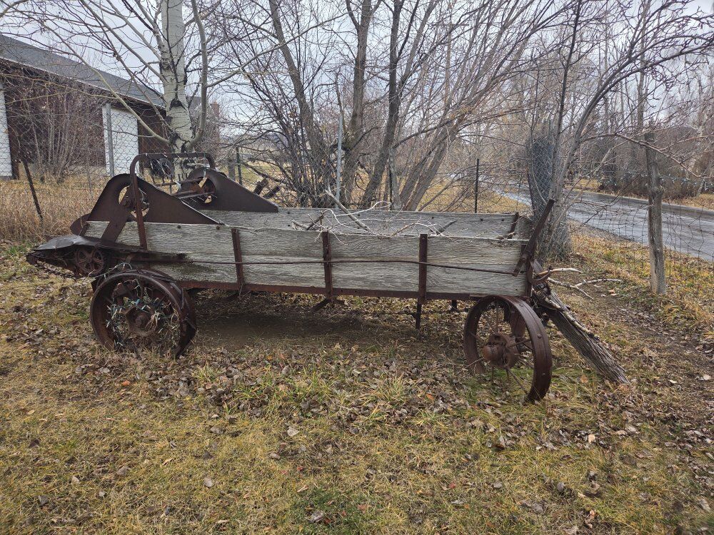 antique manure spreader wagon