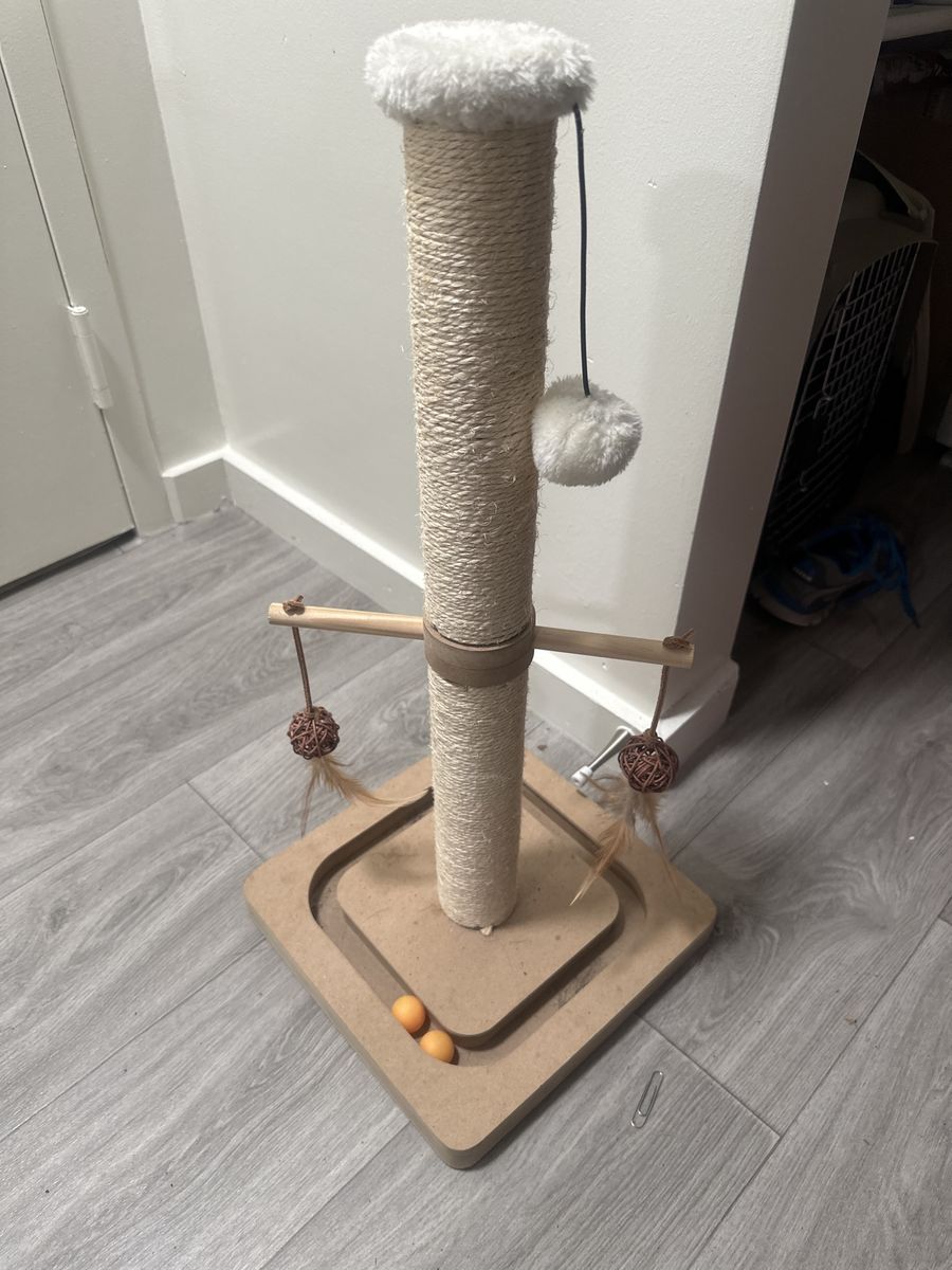 Cat scratching post