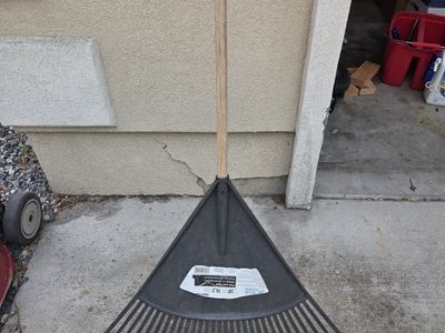 Blue Hawk Leaf Rake with Wood Handle - 30 Inch / 76.2 cm