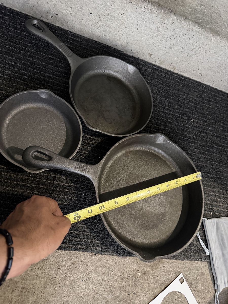 Set of 3 Cast Iron Skillets Frying Pans Assorted Sizes